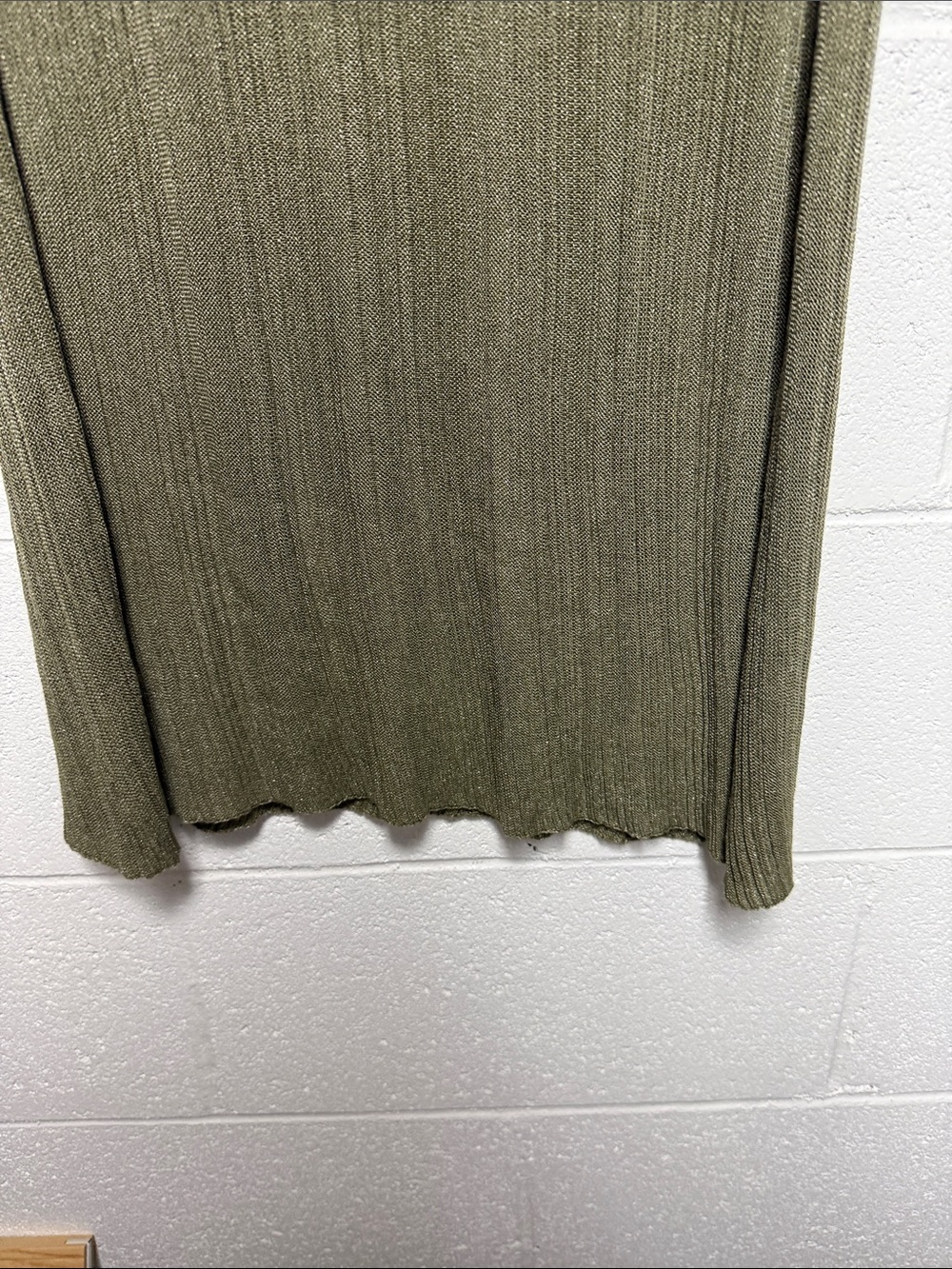 Zara Midi Skirt in Olive Green Shimmer Ribbed Sz Large - Picture 7 of 8